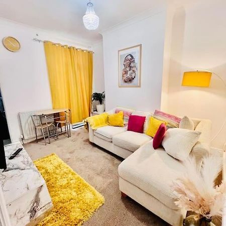 Lovely 3Bed Home Мидълзбро Екстериор снимка
